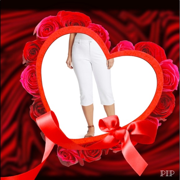 Plus Size Gloria Vanderbilt Amanda Twill Capris - Picture 2 of 5